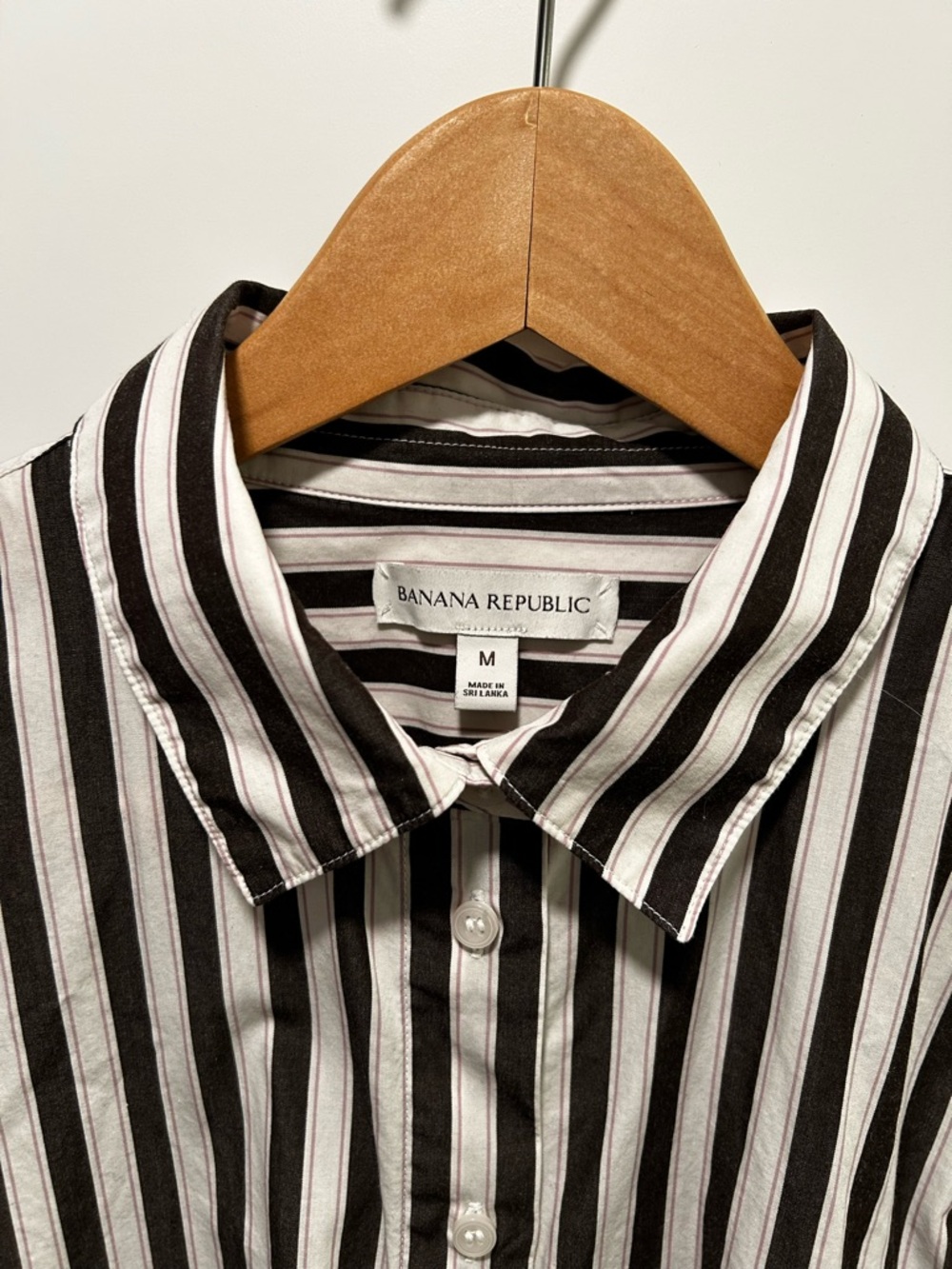 Women’s Banana Republic Brown and White Vertical Stripe poplin Button-Down Shirt